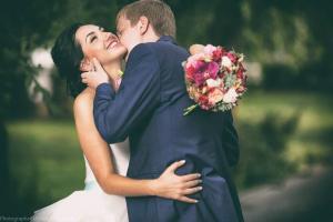 wedding couple hugging