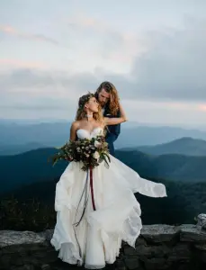 wedding couple in the mountains