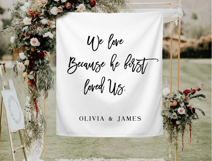 Romantic quote-adorned wall backdrop